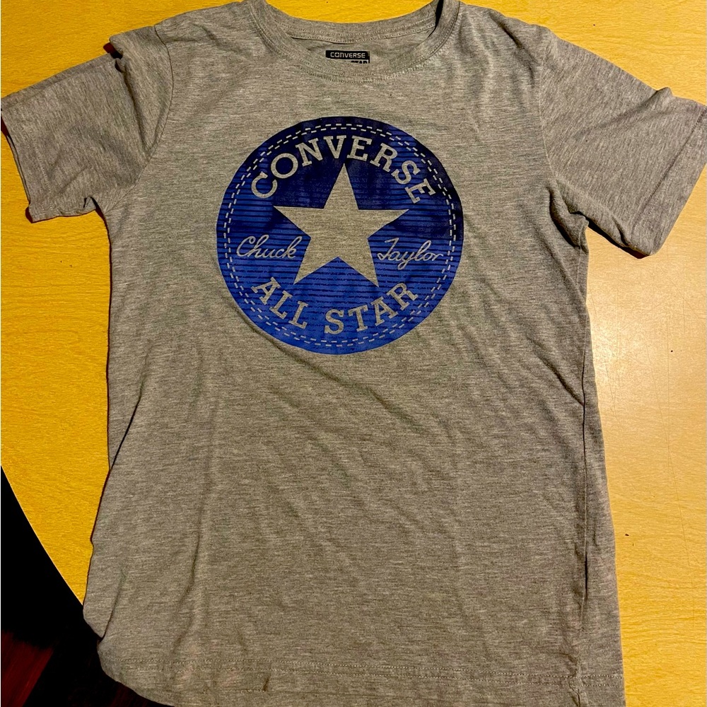 Slightly worn T-shirt perfect for your teen.